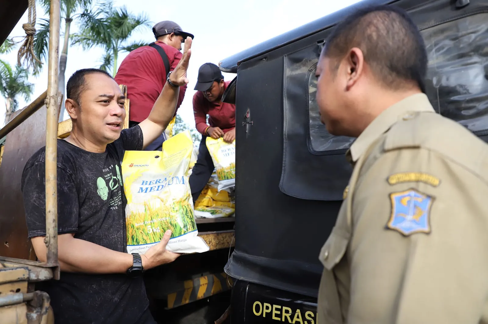 Gelar Operasi Pasar, Pemkot Surabaya Gelontorkan 32,3 Ton Beras