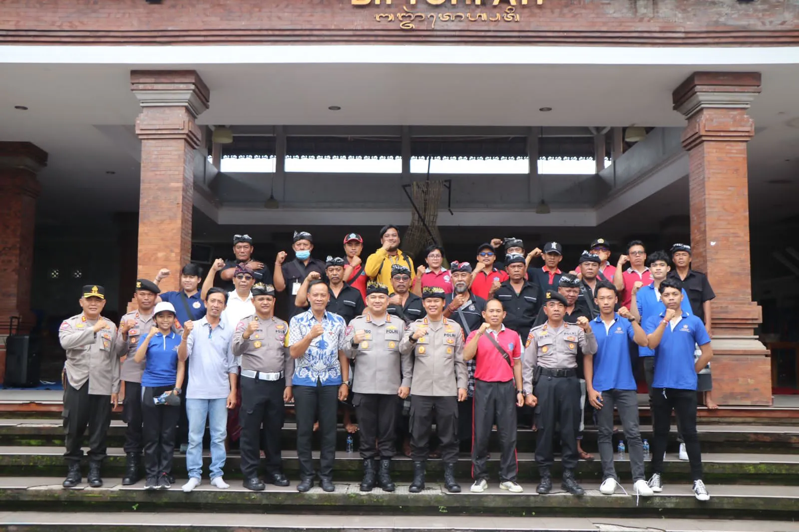 *Jumat Curhat, Ini Himbauan Polda Bali Kepada Masyarakat di Desa Kesiman Kertalangu*