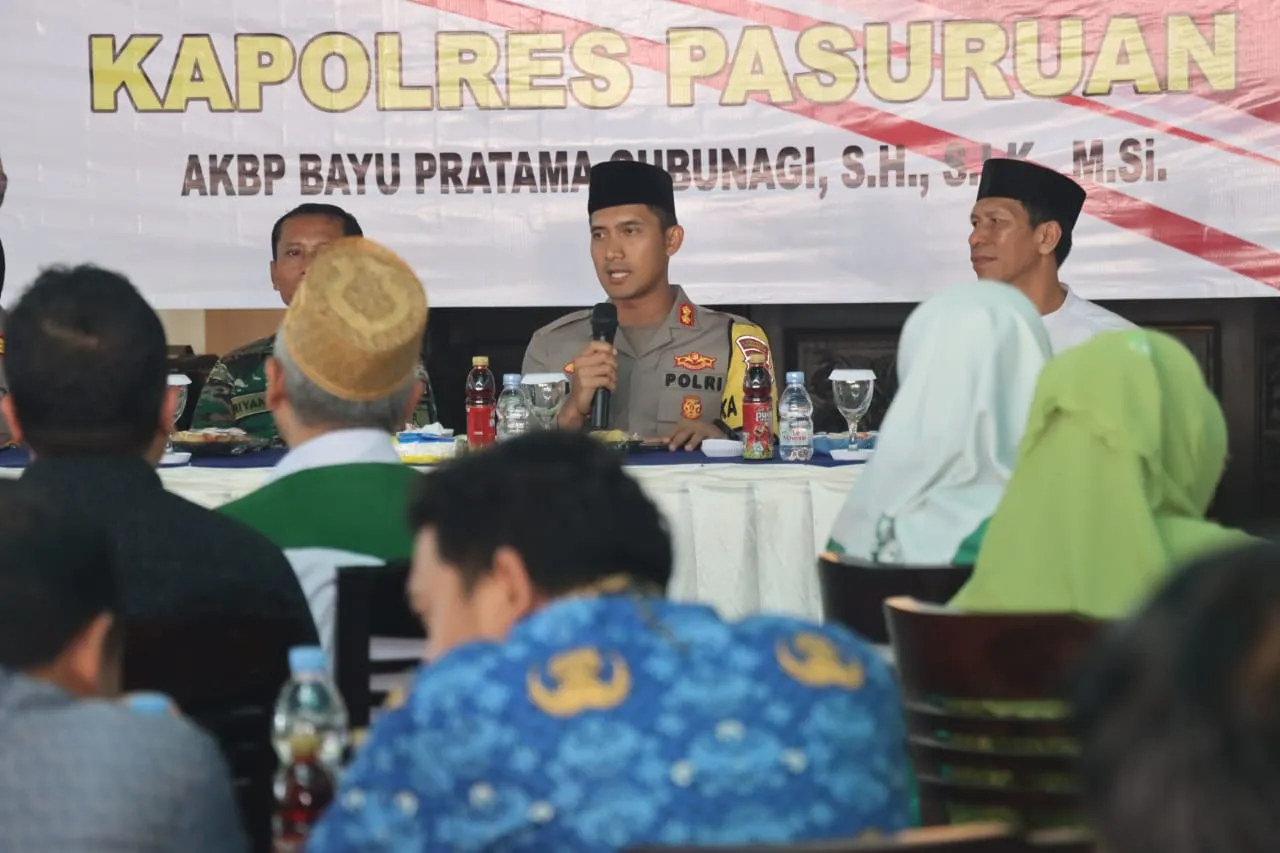 Dengarkan Langsung Keluhan Masyarakat, Kapolres Pasuruan Gelar Jum'at Curhat Bersama Warga