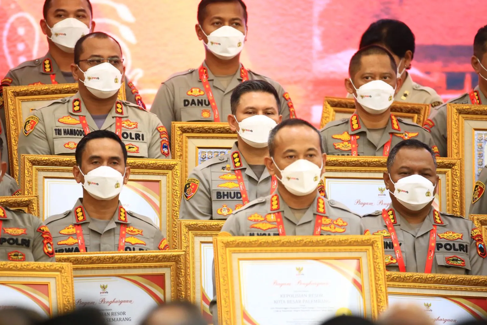 Polresta Malang Kota Berhasil Raih Penghargaan Pelayanan Prima dan Predikat Pembangunan ZI Polri 2022