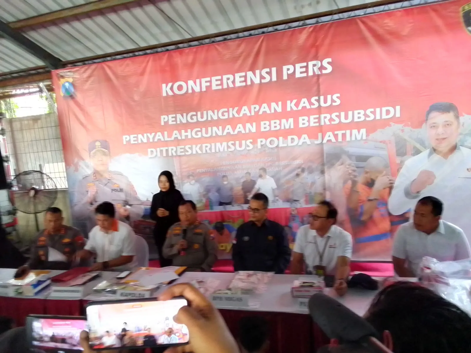 Kapolda Jawa Timur Ungkap Penimbunan BBM Jenis Solar 45 Ton