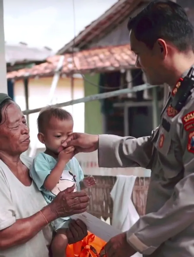Kapolres Sampang Sosialisasi Kepada Masyarakat Yang Kurang Mampu