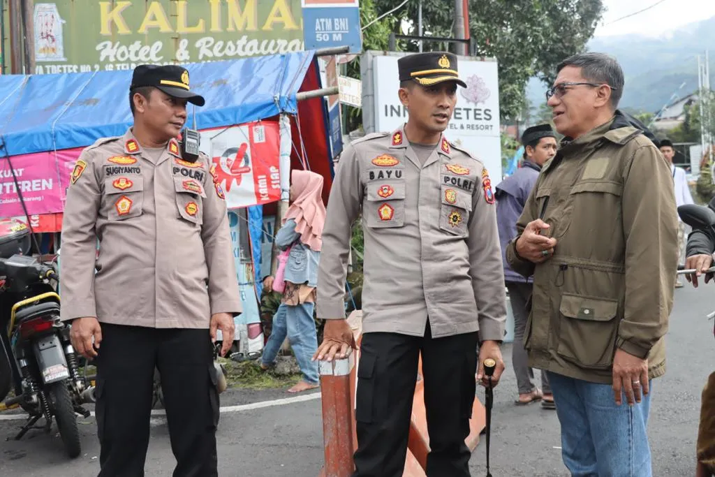Kapolres Pasuruan Hadiri Acara Pengajian Tretes Bersholawat bersama Gus Miftah oleh PAC Gerakan Pemuda Ansor