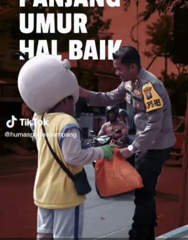 Demi Peduli Seksama Kapolres Sampang AKBP Siswantoro Giat Sosialisasi di Jalanan