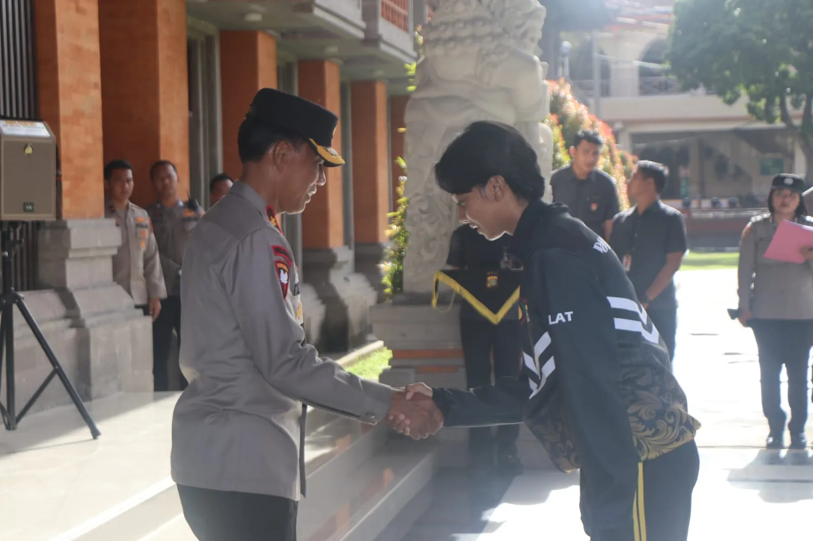 Polda Bali Lepas 6 Atlet Mengikuti Kejurnas Pencak Silat Kapolri cup