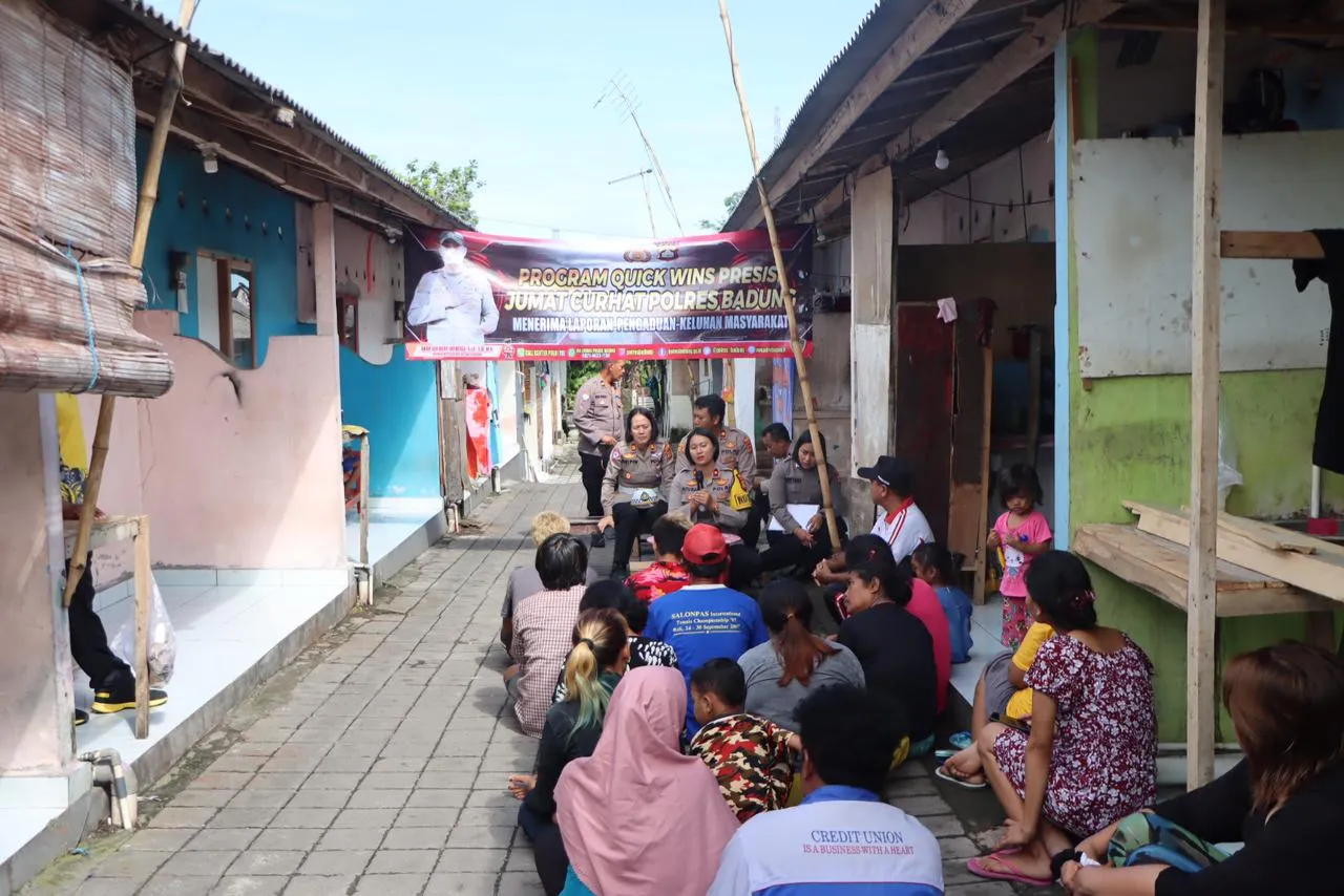 Wakapolres Badung Jumat Curhat di Lingkungan Kelurahan Abianbase