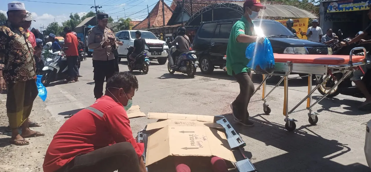 LAKALANTAS YANG MENGAKIBATKAN KORBAN MENINGGAL DI BLEGA MADURA