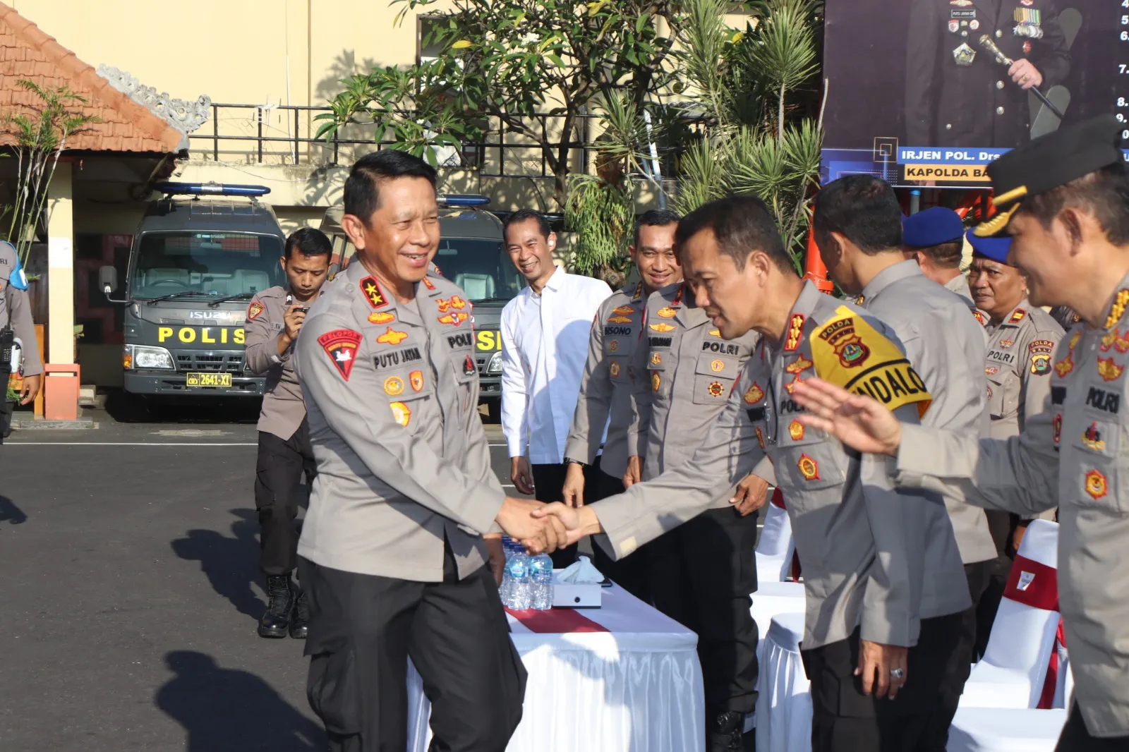 Sambut Hari Raya Nyepi dan Hari Raya Idul Fitri, Kapolda Bali Berikan Bingkisan kepada PNPP Polda Bali