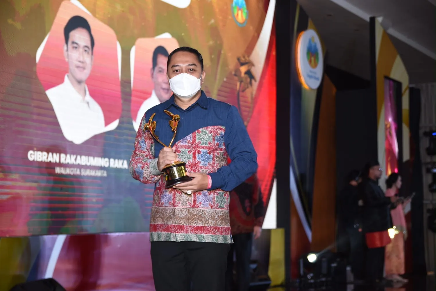 Surabaya Borong Penghargaan PPKM Award, Wali Kota Eri Cahyadi: Saya Dedikasikan untuk Warga