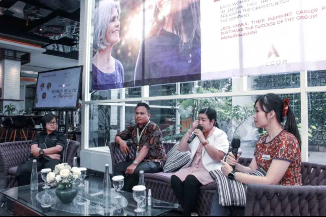 Mercure Surabaya Grand Mirama Peringati “International Women’s Rights Day”