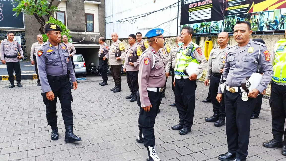 Unit Propam Polsek Kuta Bersama Pawas Laksanakan Gaktibplin Upaya Minimalisir Pelanggaran Personil