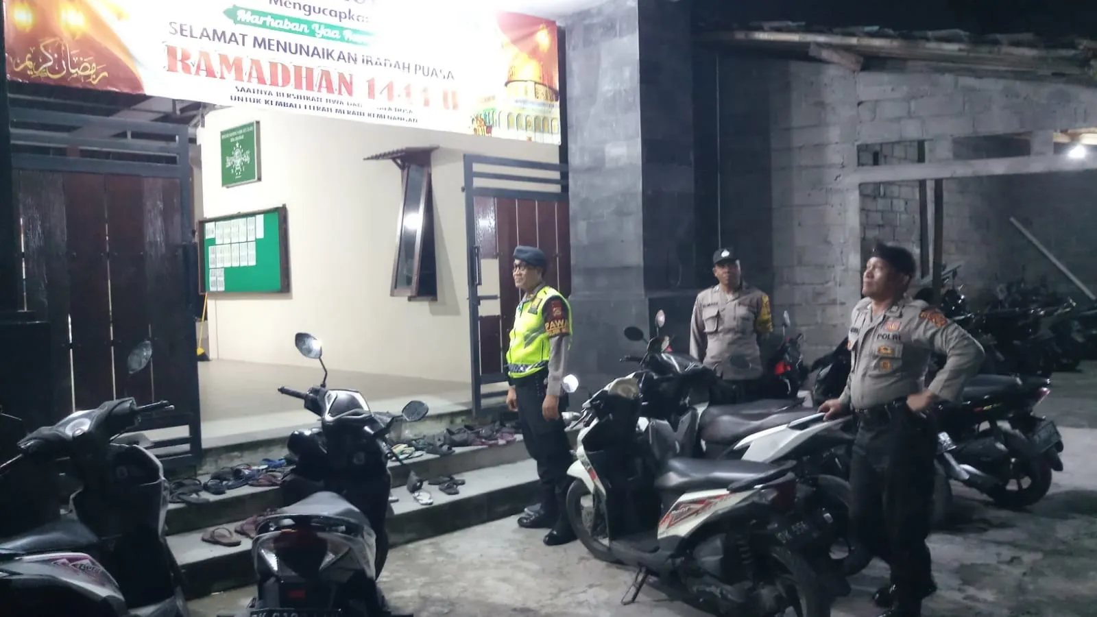 Polsek Mengwi Amankan Pelaksanaan Shalat Tarawih