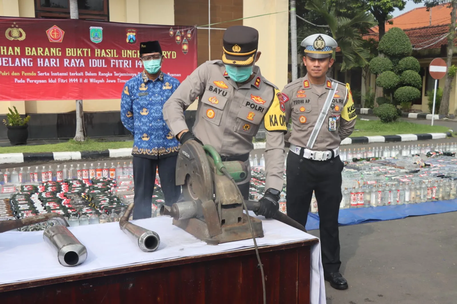 Jelang Pengamanan Idul Fitri 1444 H, Polres Pasuruan Gelar Apel Operasi Ketupat Semeru 2023 dan Pemusnahan Botol Miras