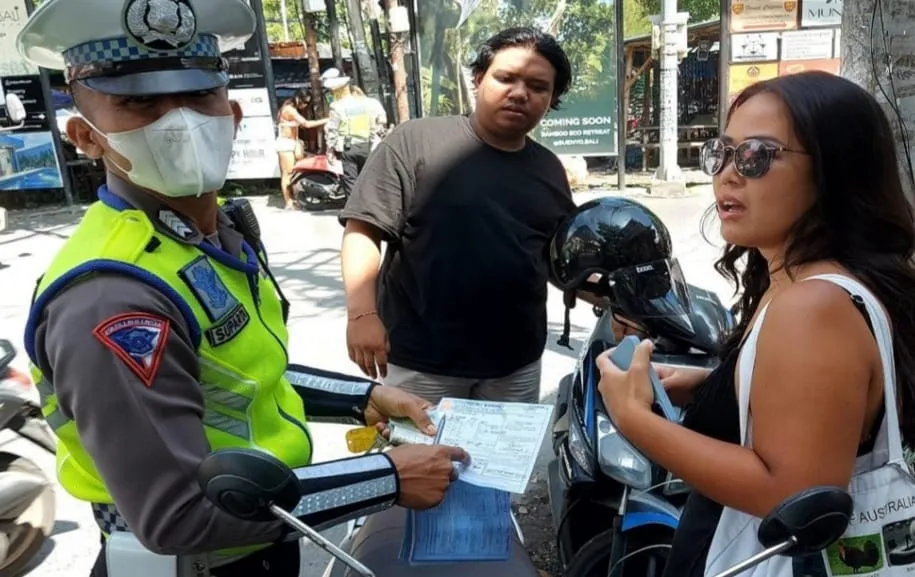 Satlantas Polres Badung Terus Lakukan Penertiban Ke Pengguna Jalan Raya