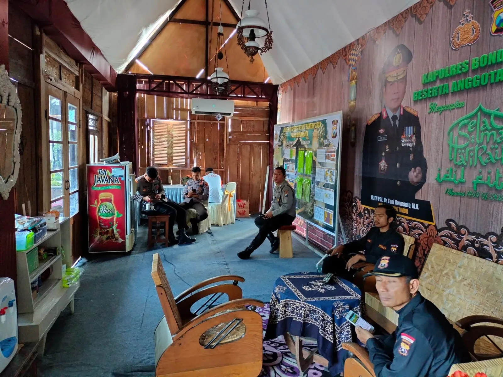 Pos Pelayanan Mudik Unik Bergaya Klasik di Bondowoso, Sedia Kopi dan Takjil Gratis