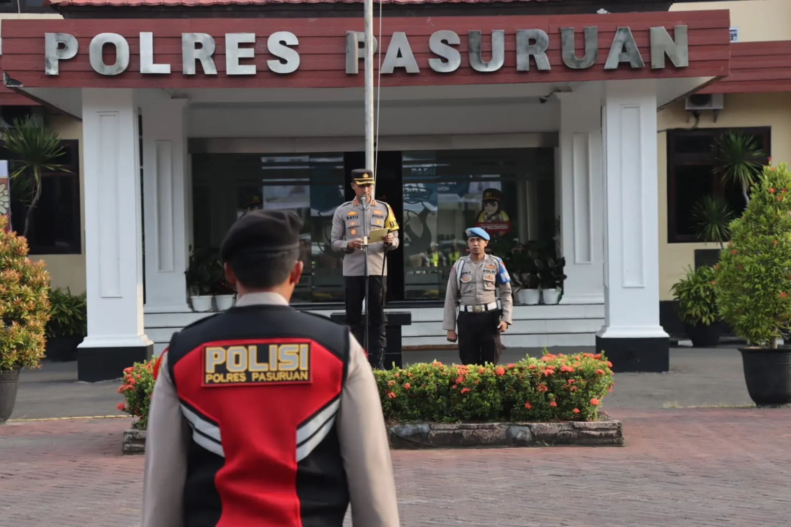Kapolres Pasuruan Pimpin Apel Gelar Pasukan Pengamanan Malam Takbiran Idul Fitri 1444 H