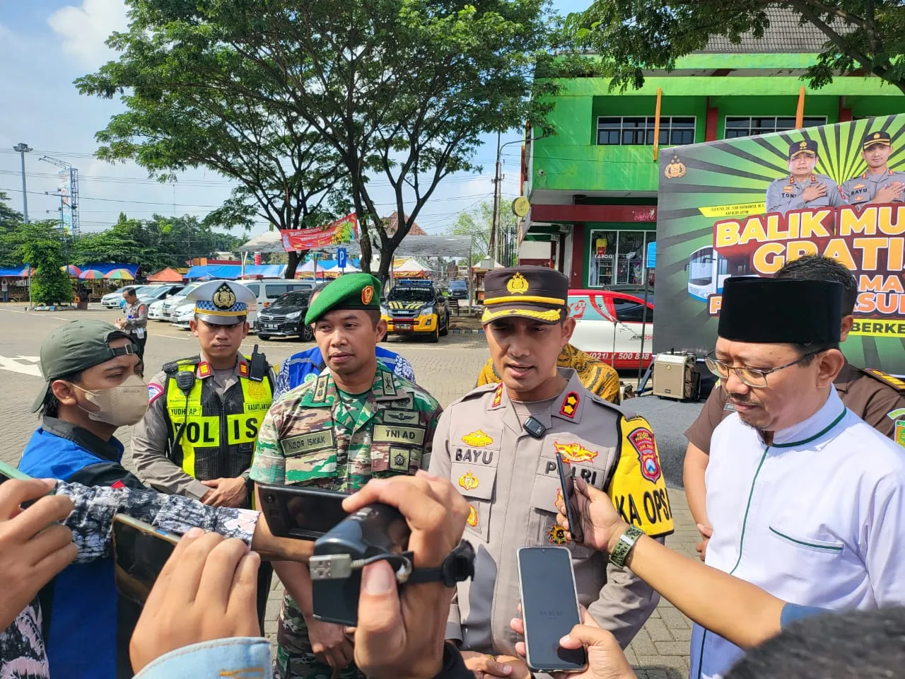 Kapolres Pasuruan Berangkatkan Bus Mudik Balik Gratis Bagi Masyarakat Menuju Jakarta