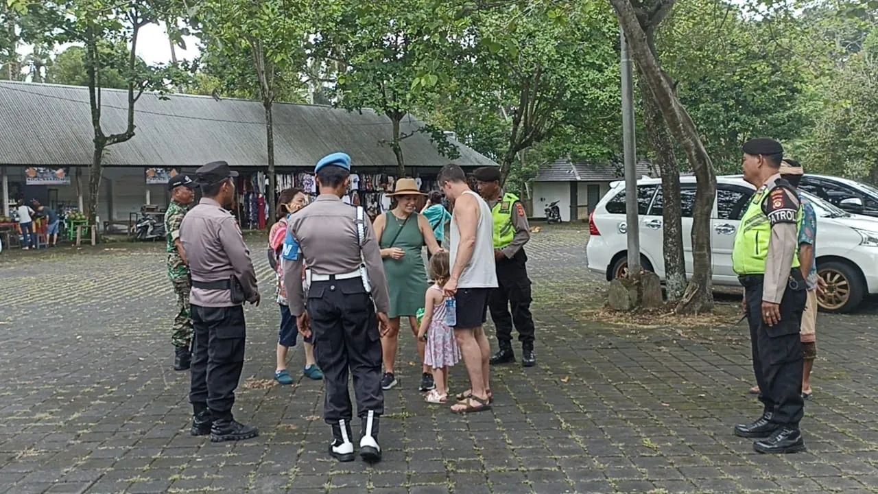 Sinergitas TNI Polri, Berikan Rasa Aman dan Nyaman di Objek Wisata Sangeh