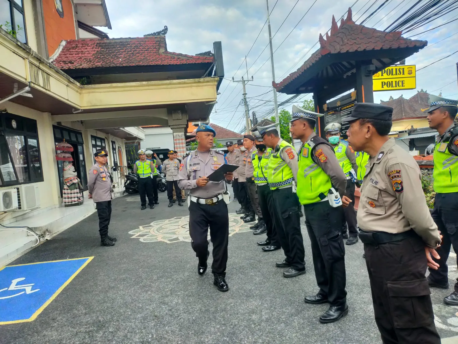 Waka Polsek Kuta Utara Pimpin Apel Siaga Antisipasi Unras May Day