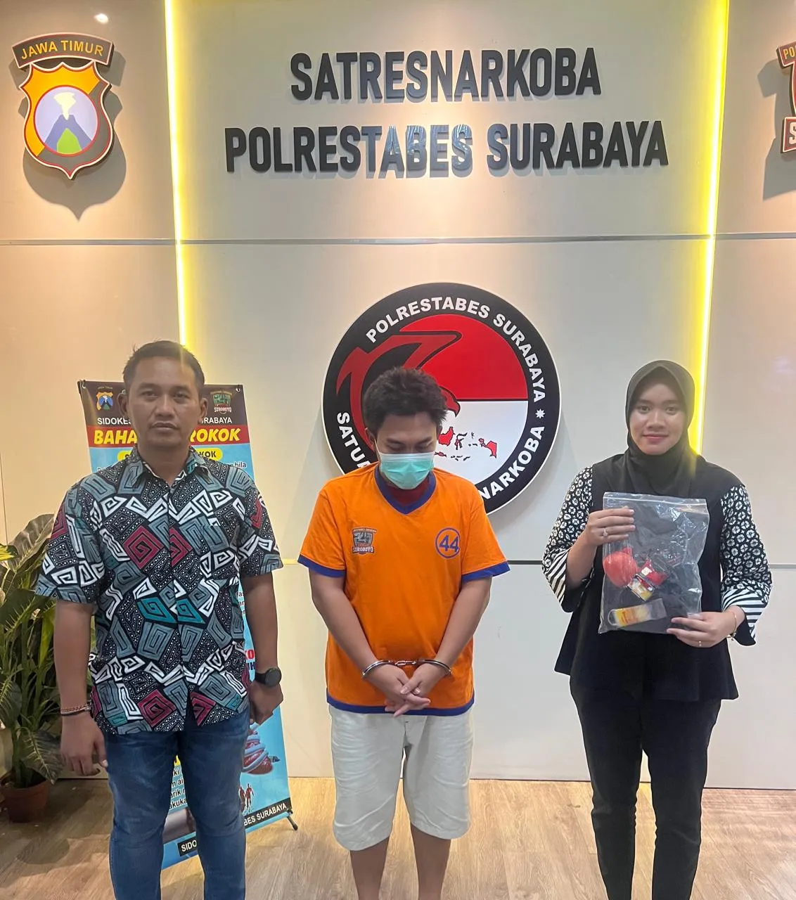 Lagi lagi Polrestabes Surabaya Bekuk Pengedar Sabu Modus Penjual Pakaian