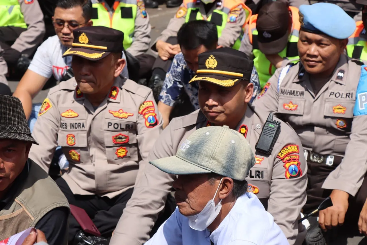 Polres Bondowoso Lakukan Pengamanan dan Ketertiban Dalam Unras Warga Kecamatan Ijen