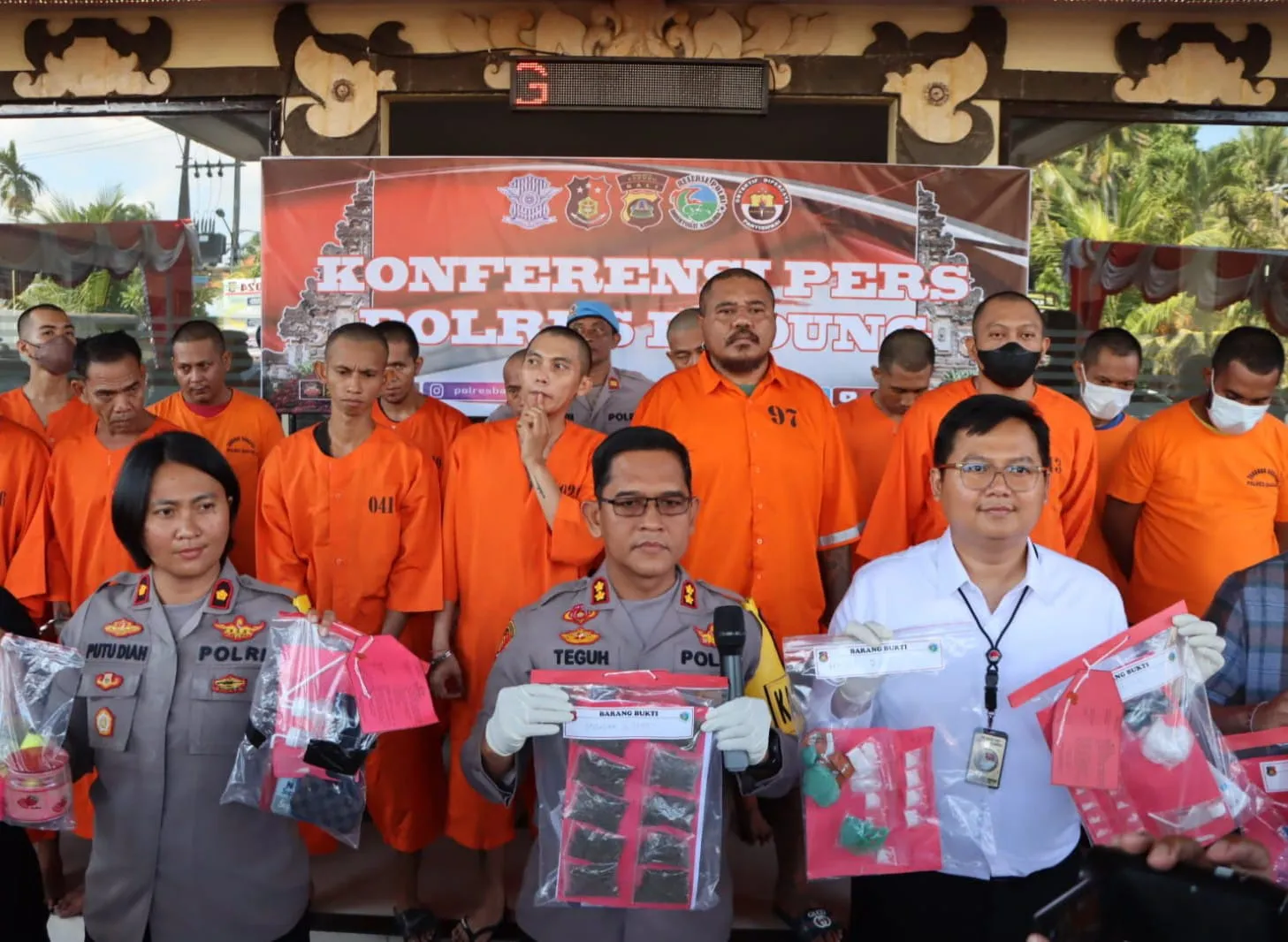 Polres Badung Ungkap, Seorang Buruh Proyek, Cetak ekstasi Sendiri