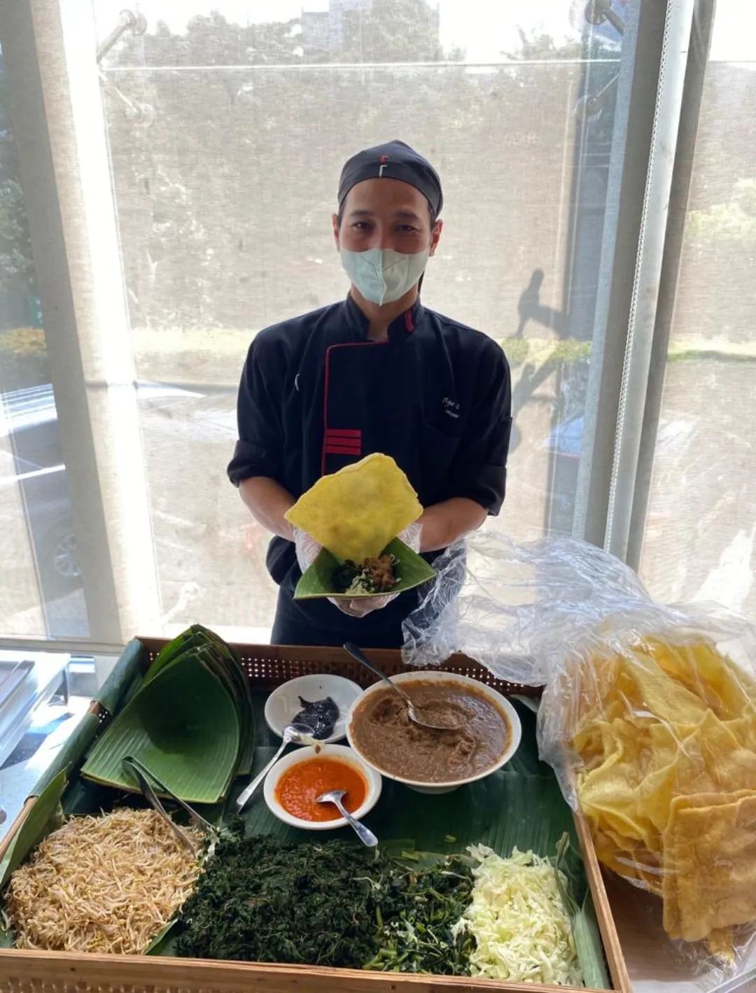 SAJIKAN KREASI MENU SUROBOYOAN, LUMINOR HOTEL JEMURSARI