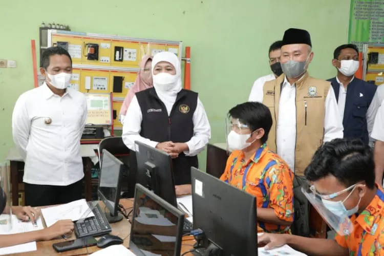 Gubernur Jatim Keluarkan Kebijakan Baru PPDB 2023. Ada Golden Ticket Ketua OSIS hingga Kemudahan Unggah Rapor