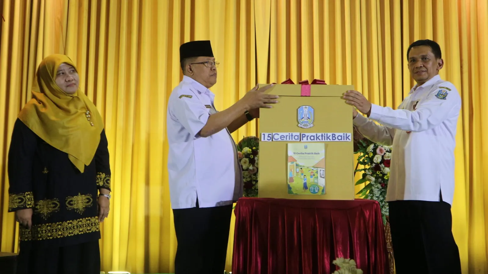 KOMITMEN WUJUDKAN JAWA TIMUR ODF 2024, DINKES JATIM LAUNCHING BUKU 15 CERITA PRAKTIK BAIK PENERAPAN 5 PILAR STBM