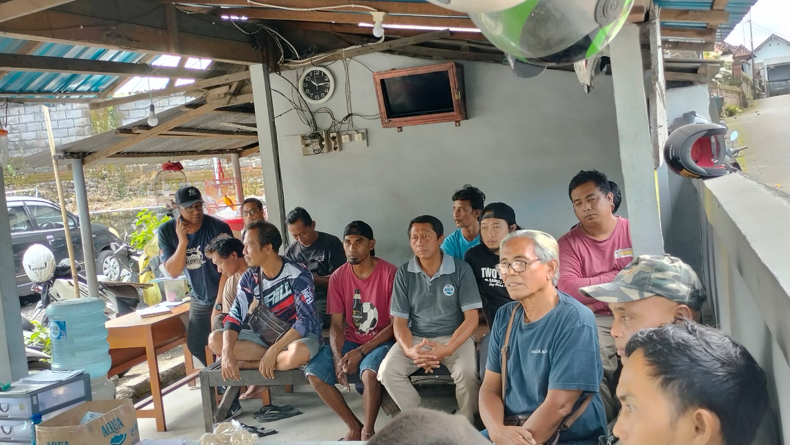 Polsek Abiansemal Dengarkan Keluhan Sopir Truk Saat Jum'at Curhat