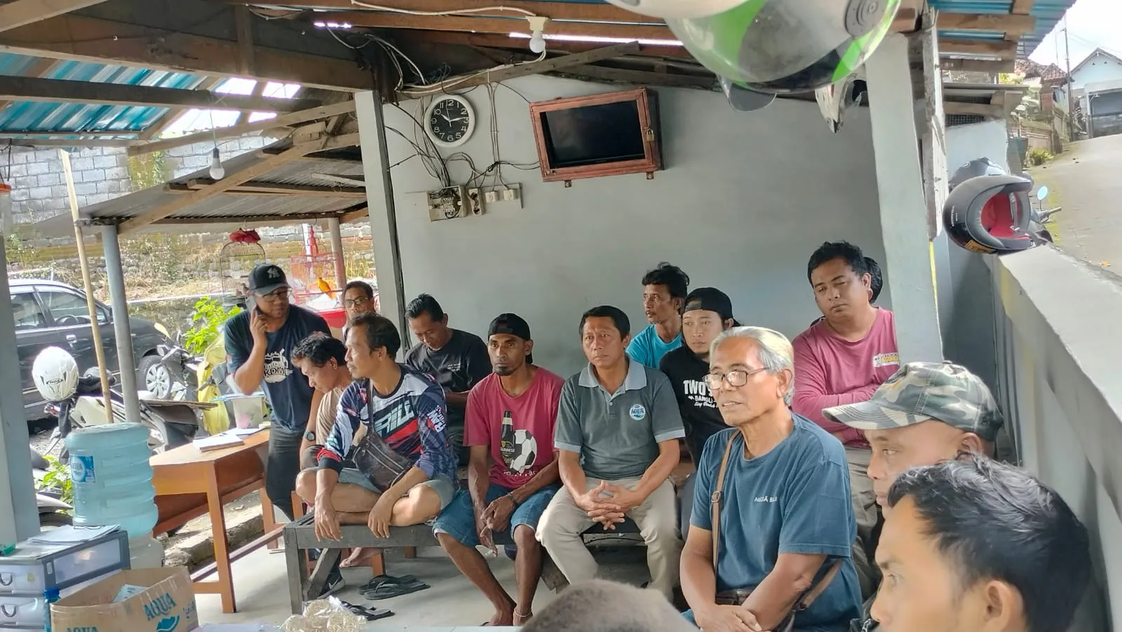 Polsek Abiansemal Dengarkan Keluhan Sopir Truk Saat Jum'at Curhat
