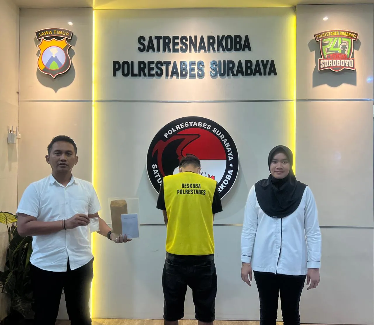 Simpan Sabu-Sabu di Celana Dalam, Pria Pengguran Di Amankan Satnarkoba Polrestabes Surabaya