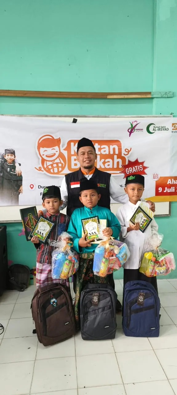 RS AL IRSYAD & YAYASAN SERIBU CINTA GELAR KHITAN GRATIS UNTUK ANAK LERENG TENGGER BARENG BMH JATIM