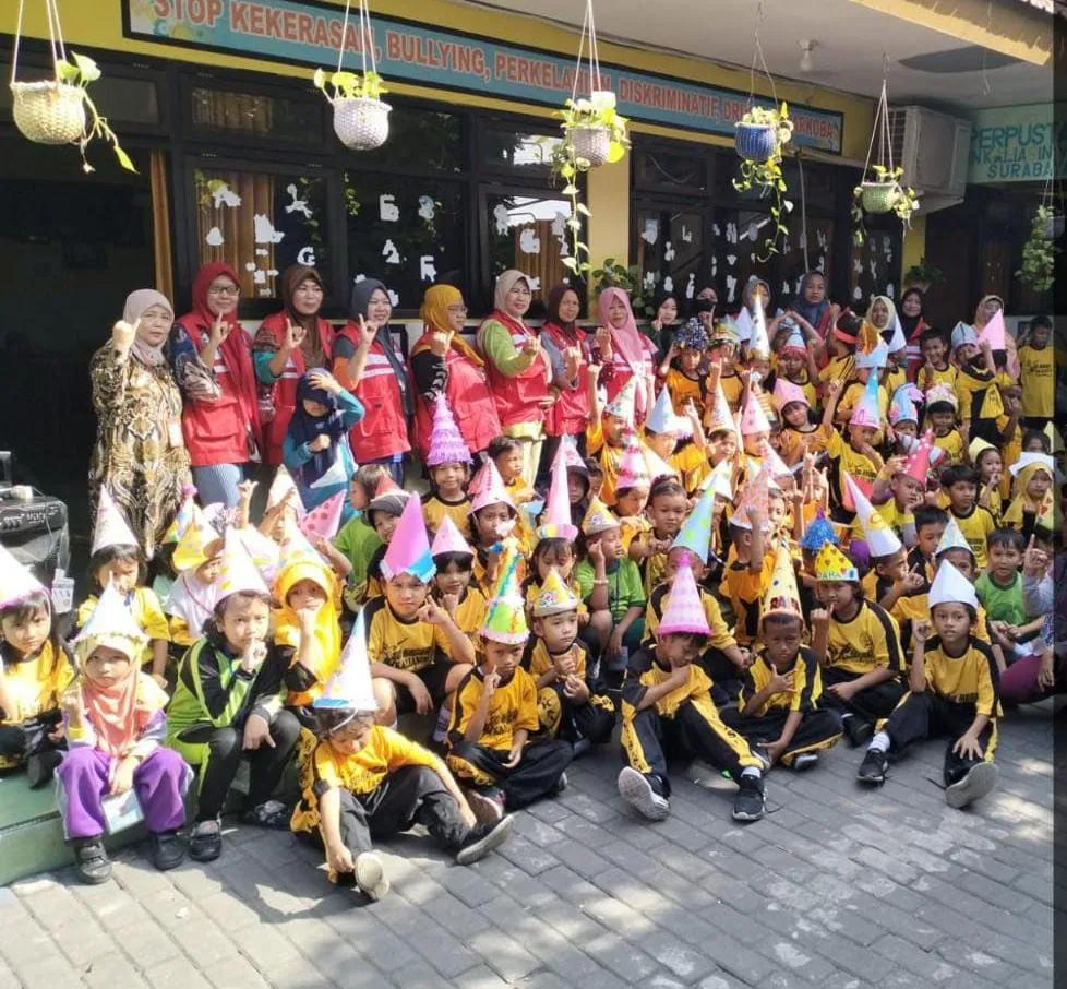 Penutupan MPLS SDN Kaliasin V kedatangan Tamu dari Kader Jumantik" Surabaya Hebat