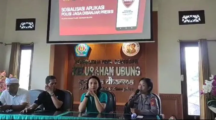 Polsek Denpasar Utara Sosialisasi Aplikasi Polisi jaga di Banjar Presisi .