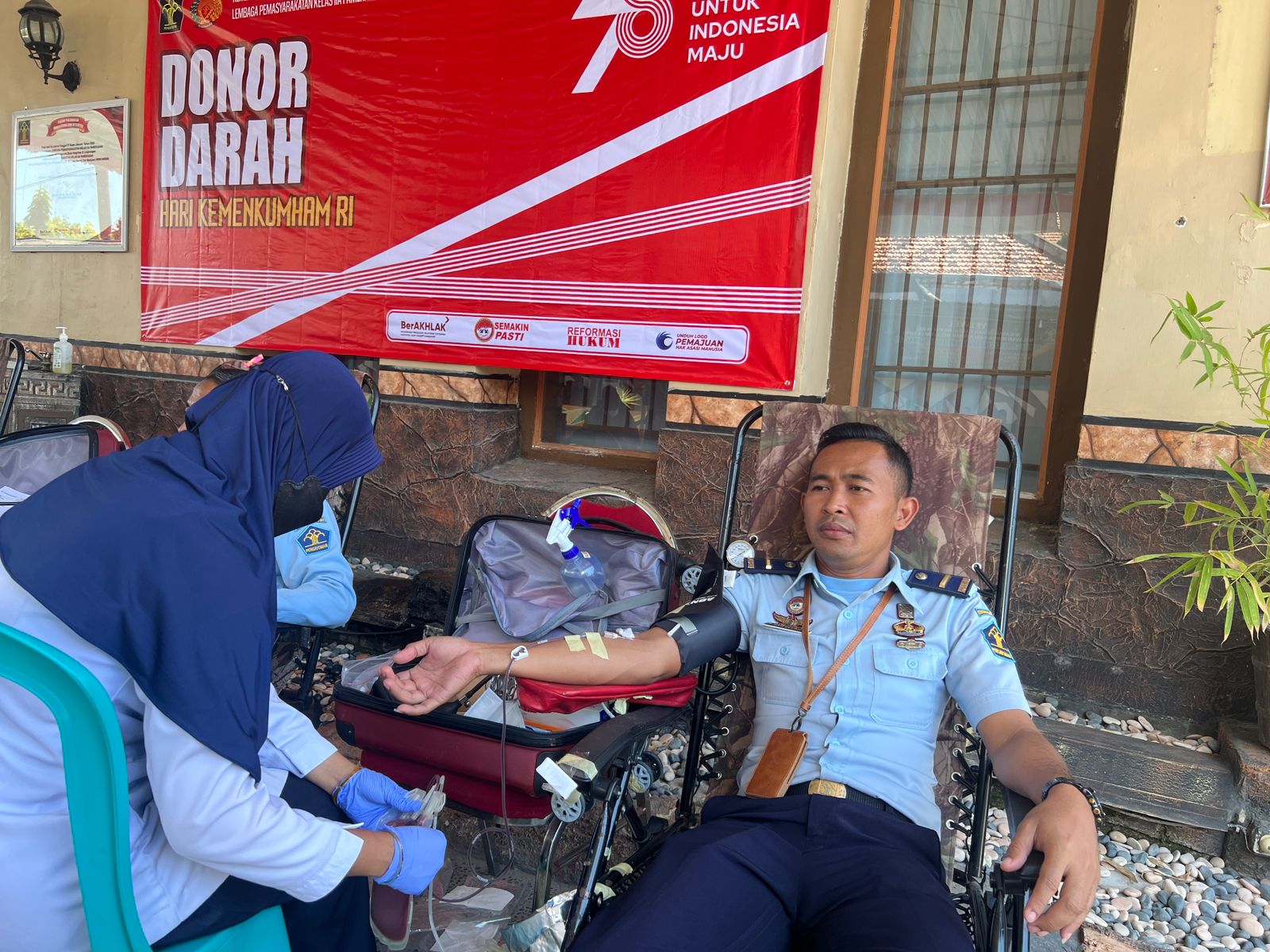 Lapas Kelas IIA Pamekasan Gelar Donor Darah Dalam Rangka HUT Kemenkum RI