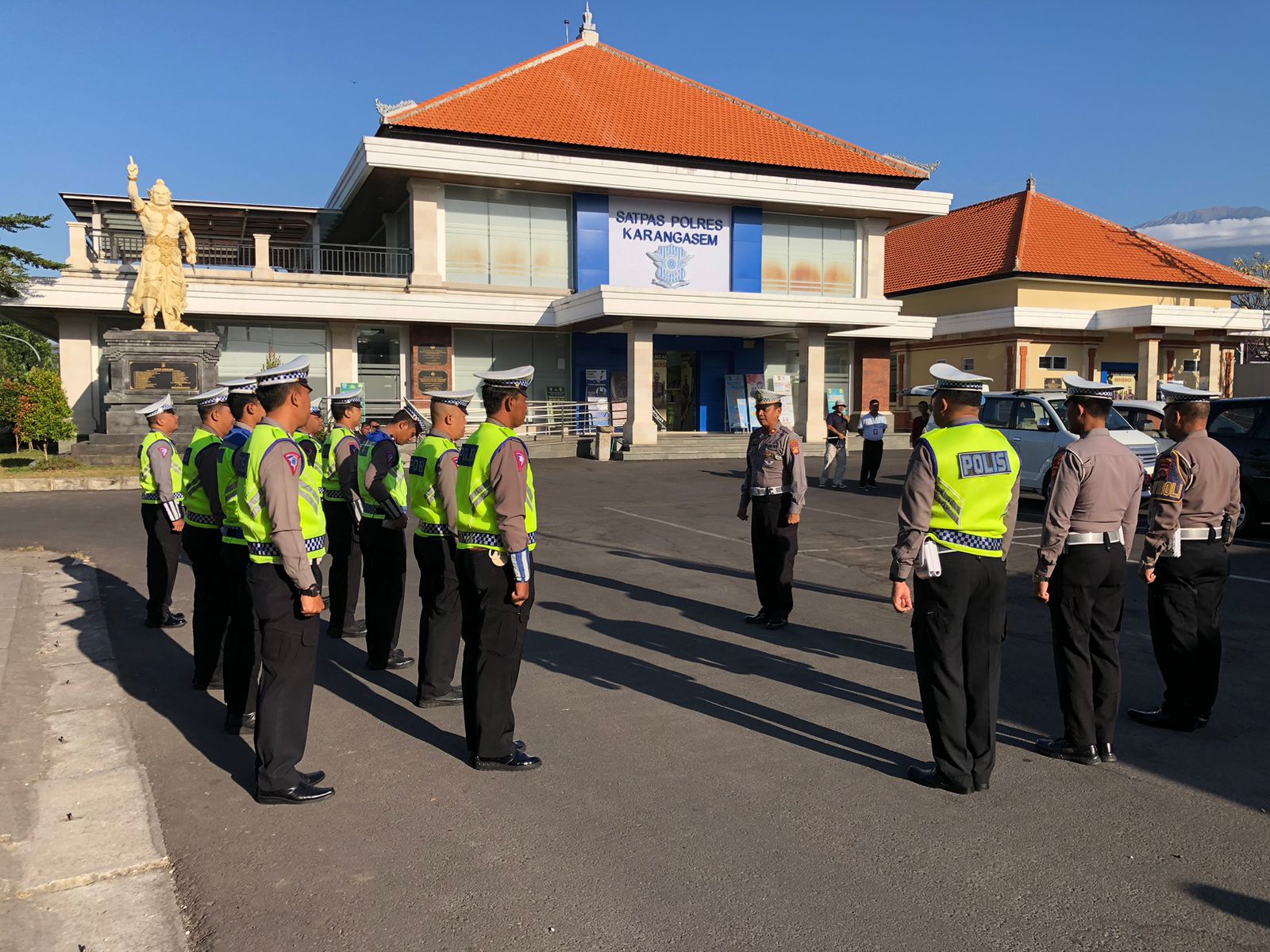 Analisis dan Evaluasi Kinerja Polres Karangasem Gelar Apel Fungsi