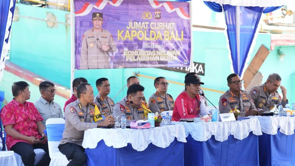 *Jumat Curhat, Kapolda Bali Dengarkan Isi Hati Para Nelayan Benoa*
