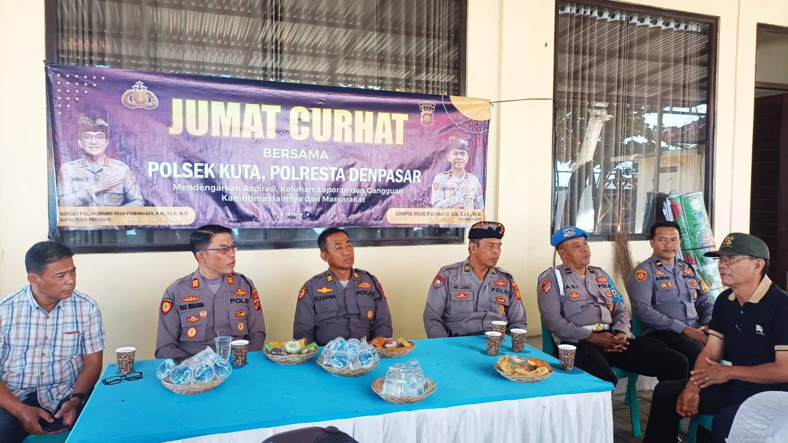Rangkul Dan Dengar Keluhan Petugas Kebersihan Kedonganan Polsek Kuta Gelar Jumat Curhat