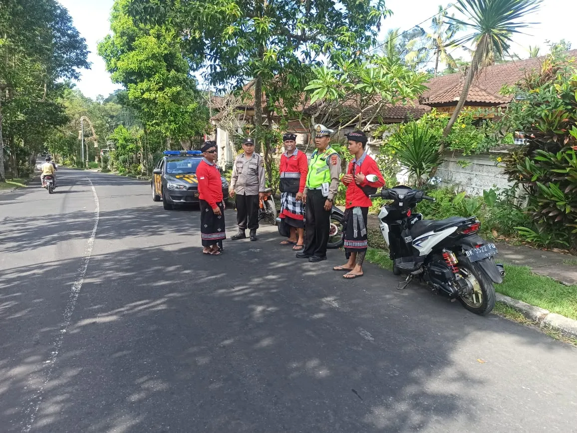 *Menjaga Situasi Tetap Kondusif Pawas Pimpin Pengamanan Persembahyangan Hari Raya Kuningan*