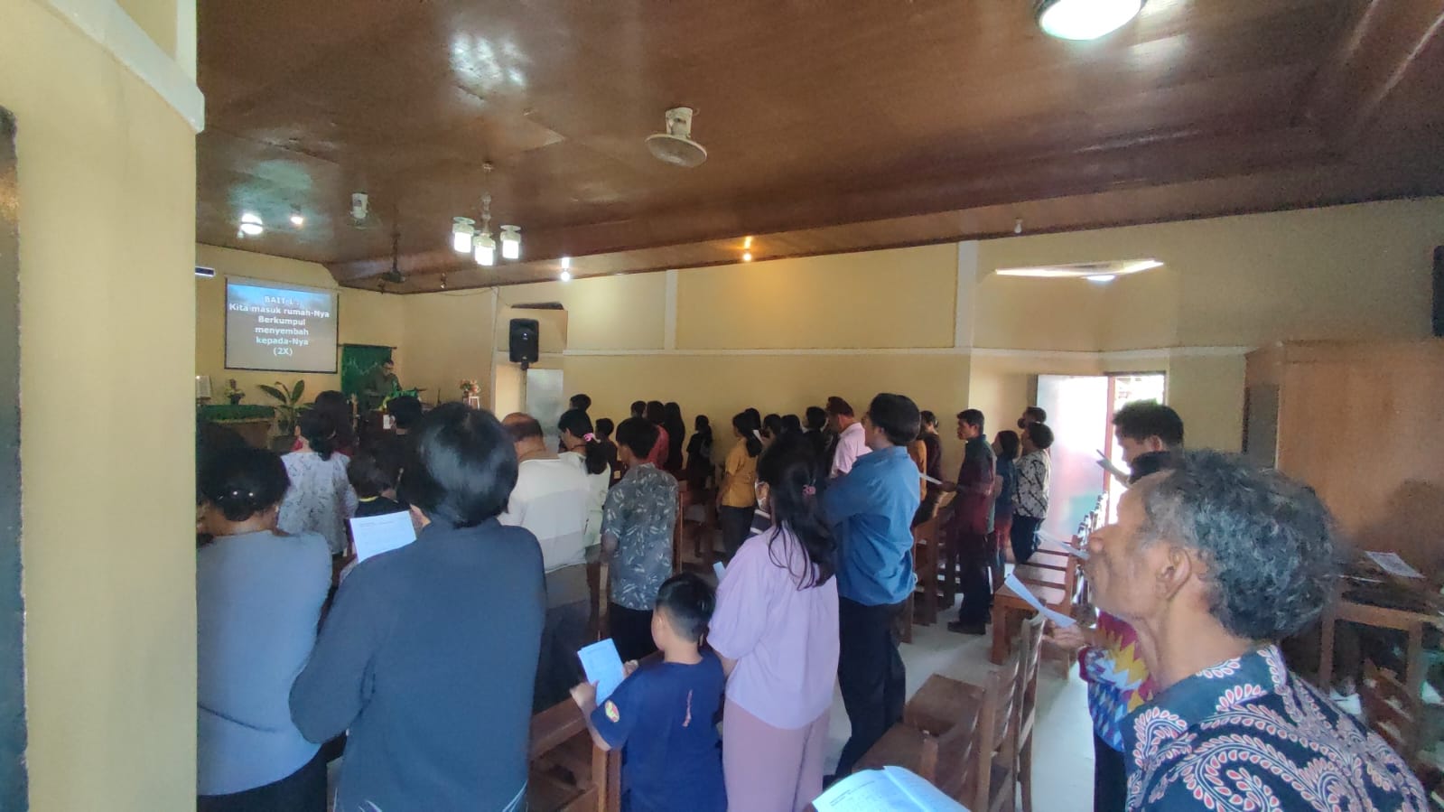 *Atensi Pelaksanaan Giat Ibadah Minggu Umat Kristiani, Satuan Samapta Laksanakan Pengamanan Pada Gereja Marga Rahayu Bangli*.