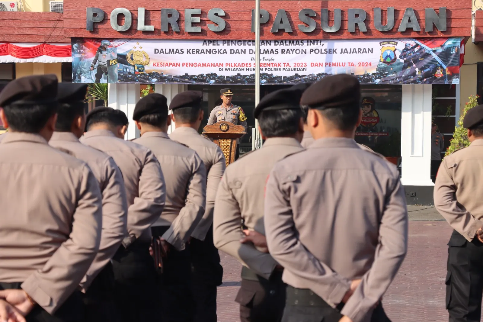 Kapolres Pasuruan Pimpin Apel Pengecekan Personil Dalmas Polres Pasuruan
