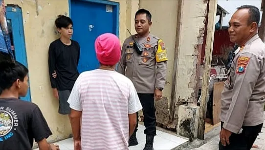 Blusukan ke Warga,Kapolsek Tambaksari Beri Himbauan dan Koordinasi Kamtibmas Kepada Semua Warga