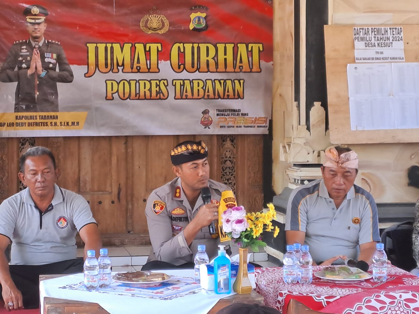 Jumat Curhat Polres Tabanan Di Bale Banjar Kesiut Kawan Kaja, Desa Kesiut, Kec. Kerambitan