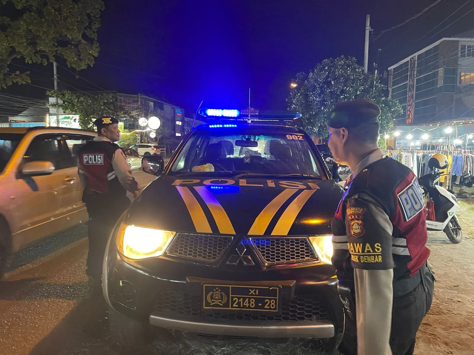 Tingkatkan Keamanan Wilayah Polsek Denpasar Barat Rutin Tampilkan Bluelight Patrol