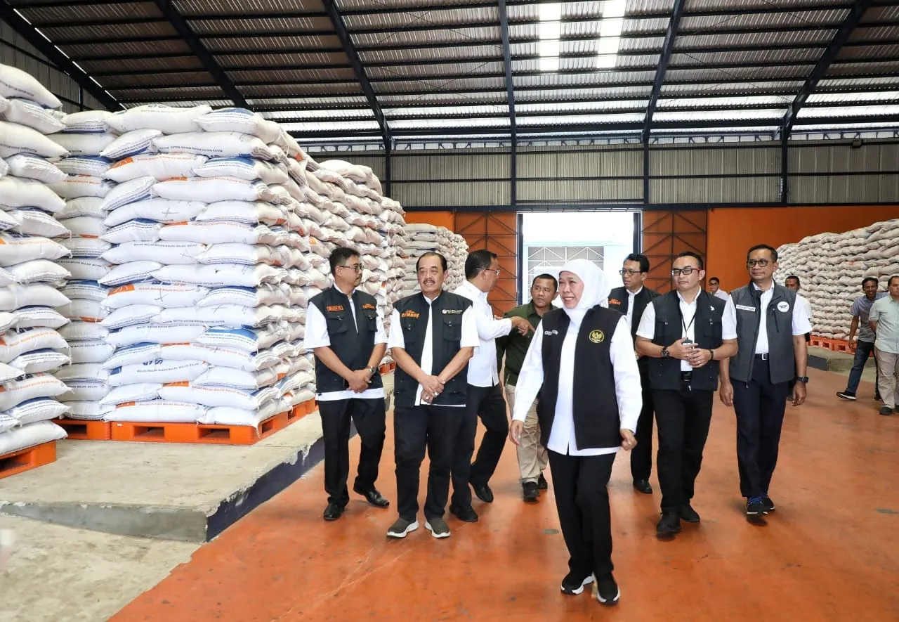 Gubernur Khofifah Pastikan Stok Beras Jatim Aman dan Cukup