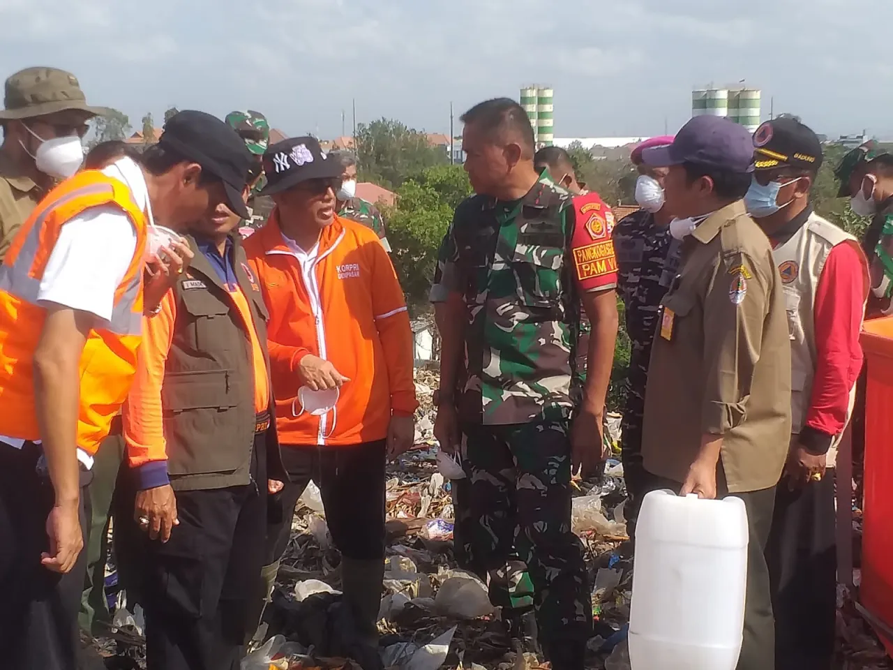 Walikota Denpasar Keluarkan Surat Tanggab Darurat Kebakaran TPA Suwung.