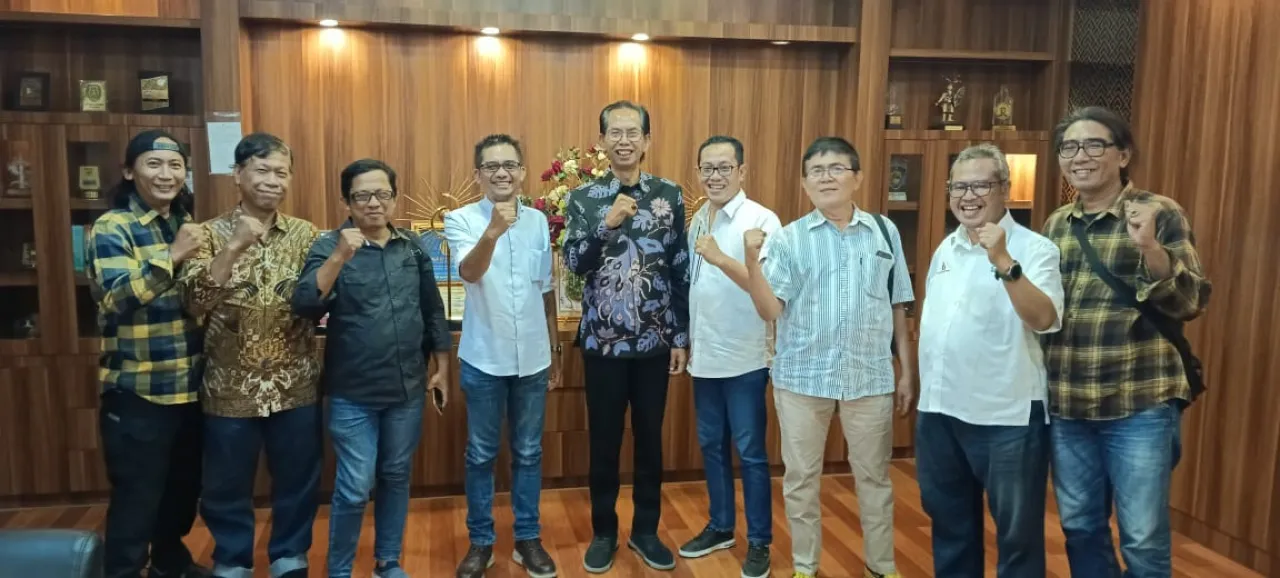 SMSI Kota Surabaya dan DPRD Bisa Saling Melengkapi Bangun Kota Pahlawan