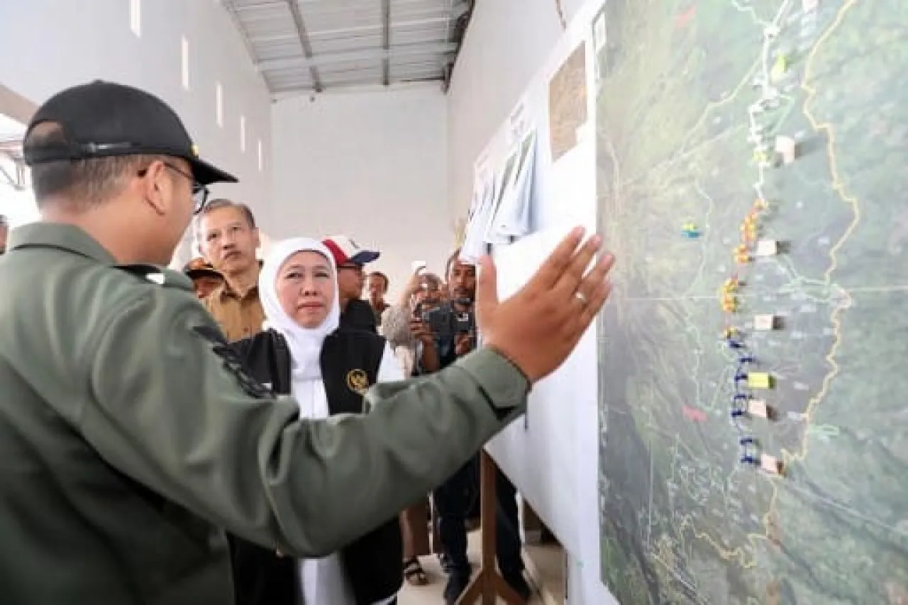 Tinjau Posko Karhutla Gunung Lawu, Gubernur Khofifah Terus Koordinasikan Pemaksimalan Water Bombing