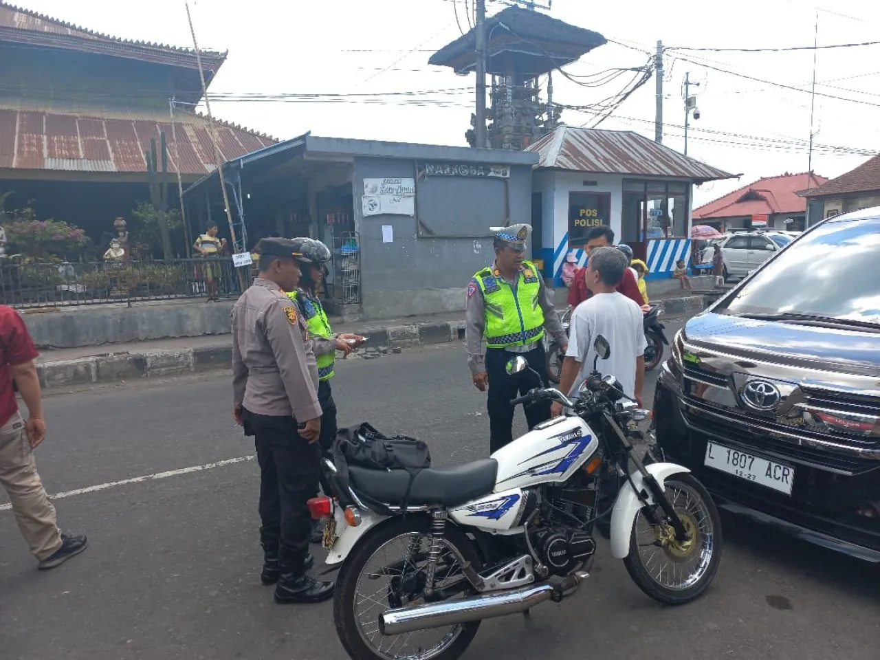 Polsek Kintamani Berhasil Amankan Pelaku Tabrak Lari yang Terjadi di Wilayah Kubutambahan Buleleng*